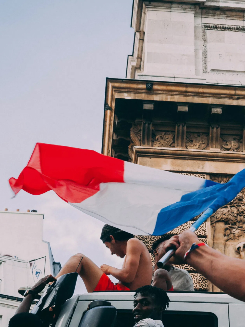 Le parasien feature 34